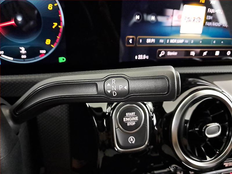 Mercedes-Benz CLA (2020) 180 - fotka 13 z 23