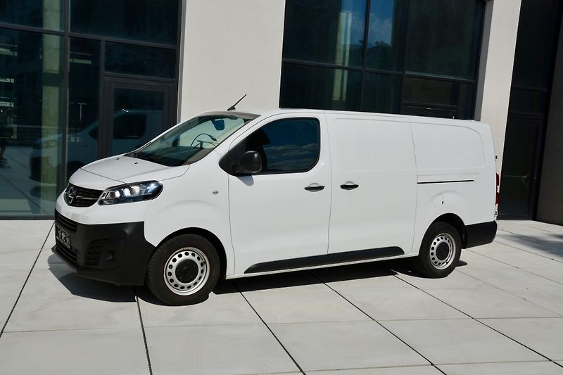 Opel Vivaro COMFORT L3H1 2.8T 1 MAJITEL  - fotka 8 z 36