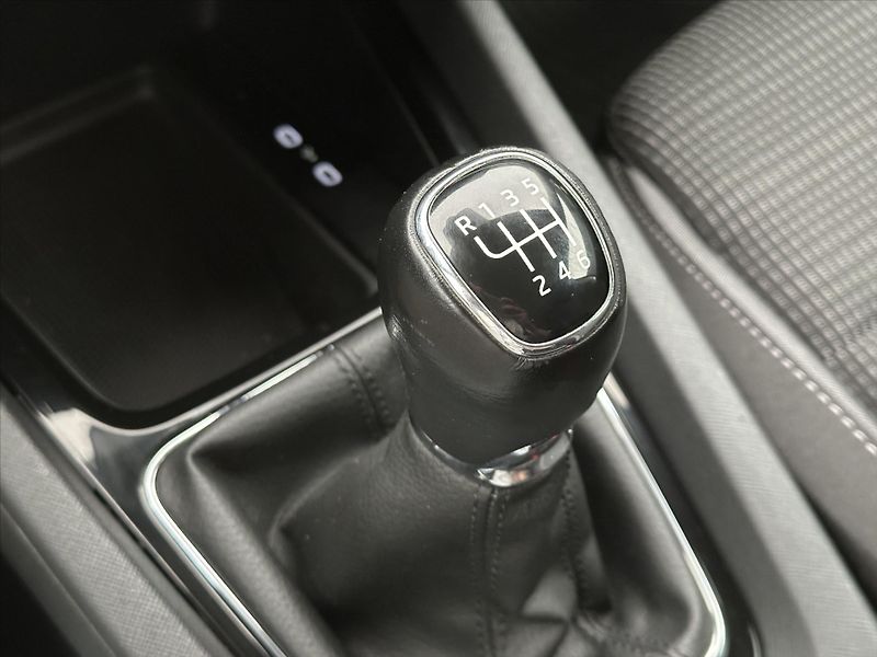 Škoda Octavia 2,0 TDI 85kW CZ 1.Maj LED DPH - fotka 26 z 35