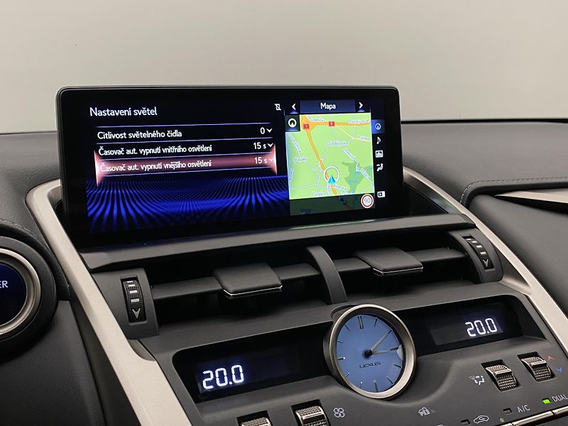 Lexus NX 300h AWD AUT CZ  - fotka 40 z 44