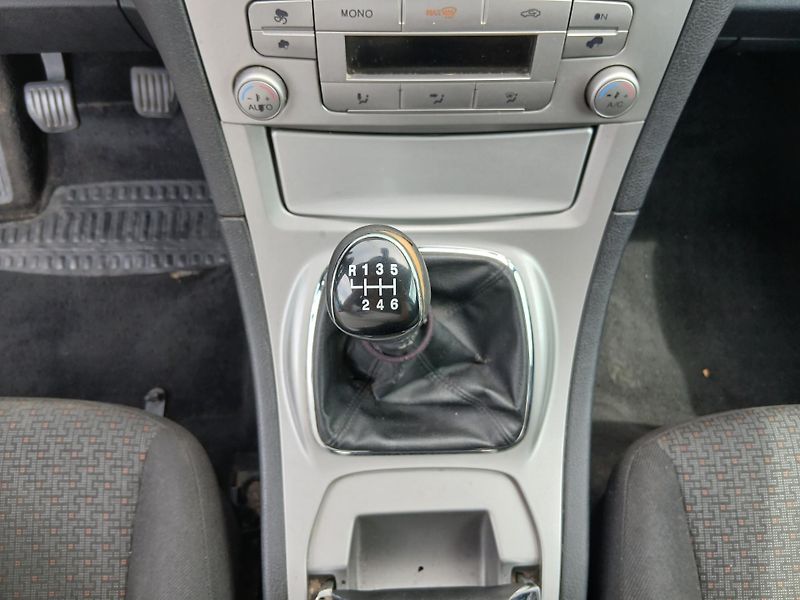 Ford Galaxy 2.0 TDCI, tažné, klima - fotka 22 z 35