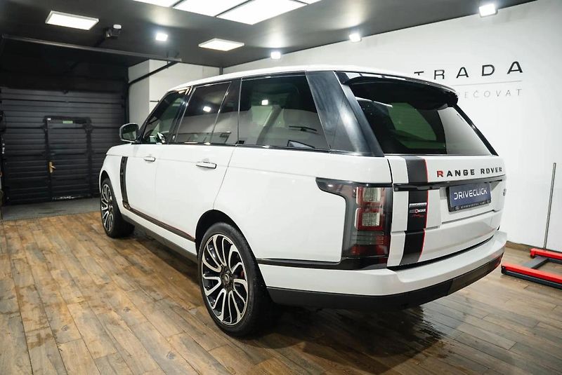 Land Rover Range Rover Autobiography 4,4 SDV8 250 kW - fotka 6 z 14