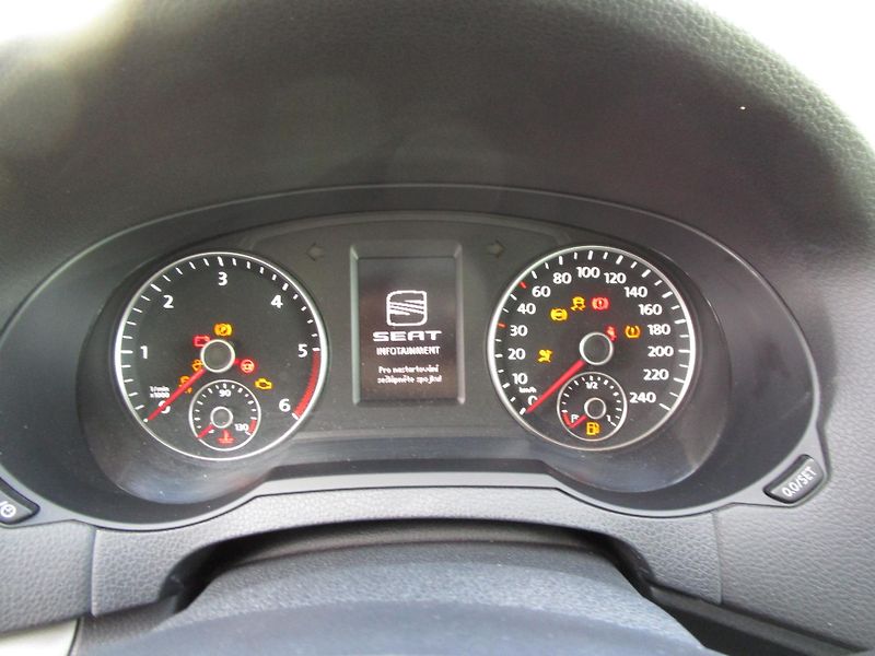 Seat Alhambra 2,0TDI-103KW-NOVÁ STK+ROZVODY - fotka 17 z 22