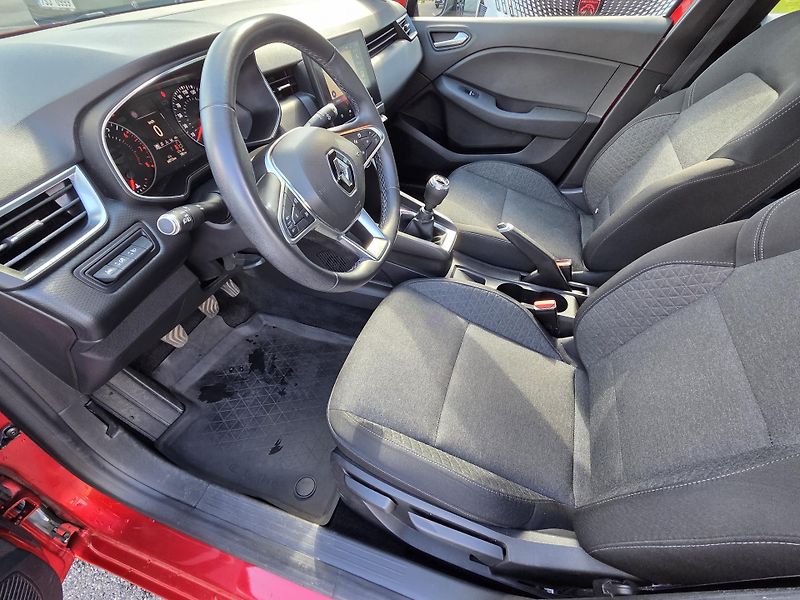 Renault Clio (2021) 1.0 TCe 91 Intense MAN6 - fotka 9 z 31