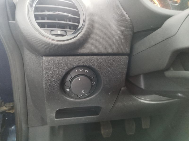 Opel Corsa (2009) 1,2i,59KW.KLIMA,SERVISNÍ KNIHA - fotka 17 z 23