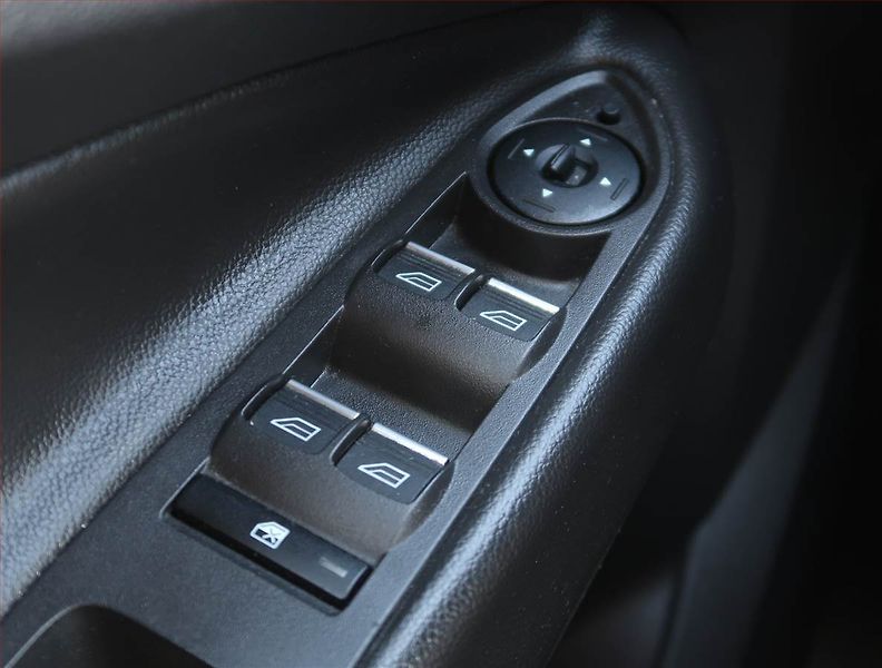 Ford Kuga (2015) Trend 1.5 TDCi, Serv.kniha - fotka 15 z 18