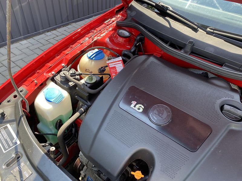 Škoda Octavia 1.6MPI 75kW-1xMAJ.-KLIMATIZACE - fotka 30 z 30