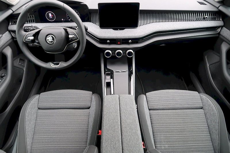 Škoda Superb (2024) Combi Selection 1,5 TSi / 150 - fotka 5 z 33