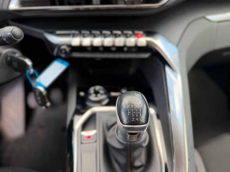 Peugeot 5008 ACTIVE 1.5BHDi 130 MAN6 - fotka 28 z 30