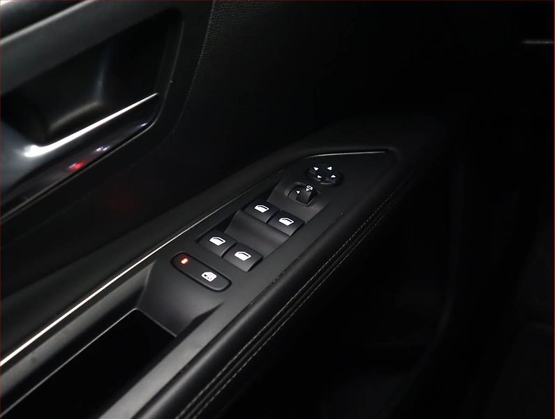 Peugeot 5008 (2018) Allure PureTech 130, 7 míst - fotka 18 z 20