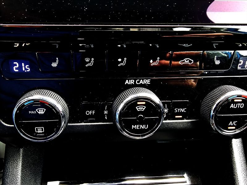 Škoda Octavia III 2,0TDi STYLE EXTRA + - fotka 27 z 50