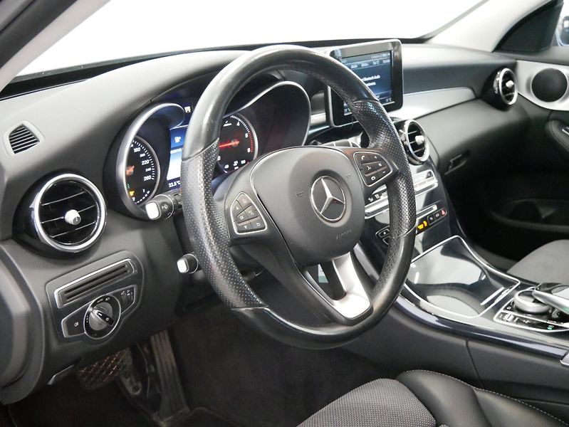 Mercedes-Benz Třídy C - fotka 14 z 29