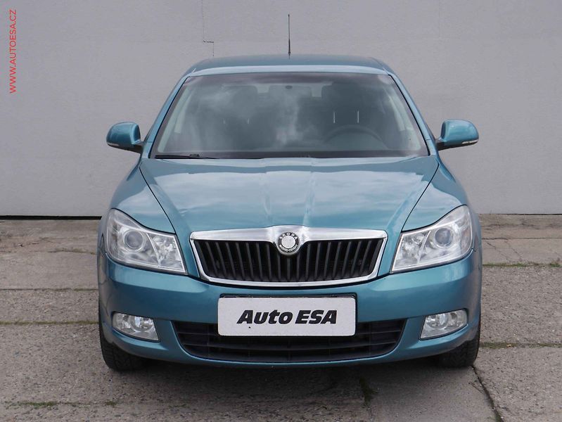 Škoda Octavia (2011) 1.2 TSI, 2.maj,ČR, AC, el. - fotka 2 z 14