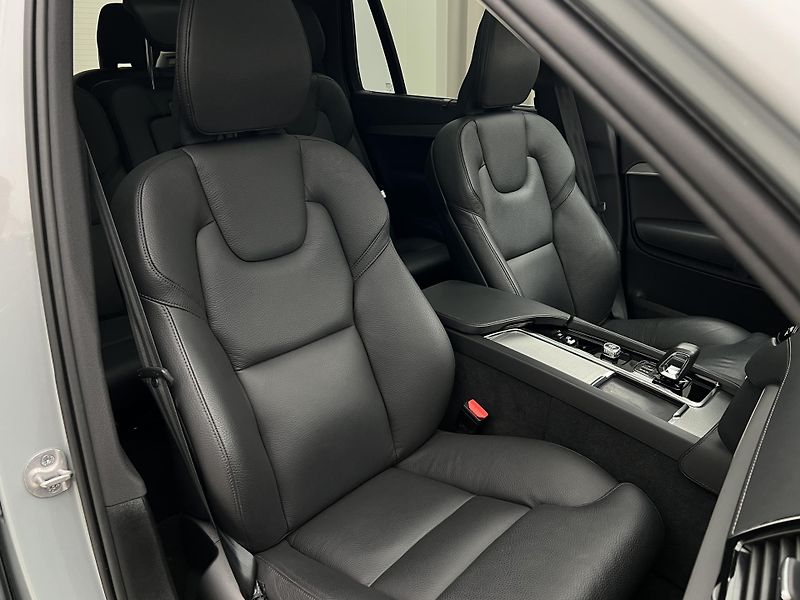 Volvo XC90 B5 AWD BRIGHT PLUS 7 MÍST AUT - fotka 20 z 50