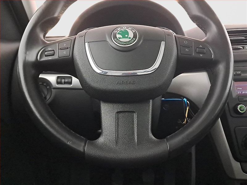 Škoda Yeti (2010) 1.8 TSI, 4X4, Xenony - fotka 18 z 18