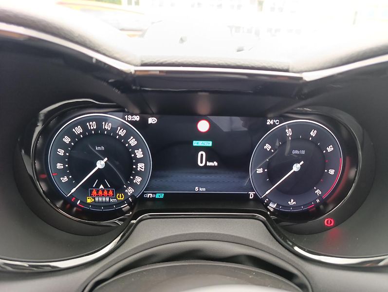 Alfa Romeo Tonale (2026) Veloce 1,5 Turbo Ibrida 175k - fotka 23 z 23