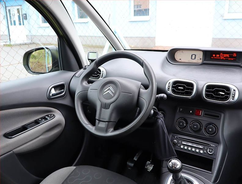 Citroën C3 Picasso (2011) 1.4 i, Serv.kniha, nová STK - fotka 7 z 15