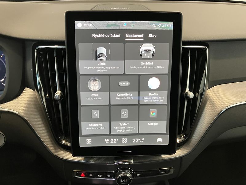 Volvo XC60 B5 AWD Black Edition Plus AT8 - fotka 34 z 47