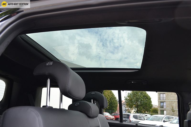 Hyundai Santa Fe 1.6T-GDI HEV 4WD CALLIGRAPHY 7 - fotka 19 z 95