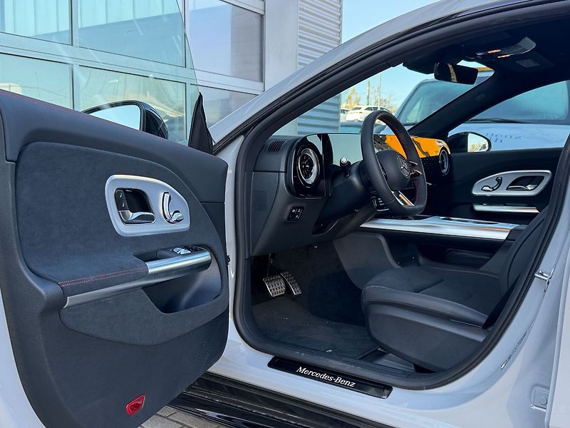 Mercedes-Benz CLA 250+ s technologií EQ - fotka 21 z 36