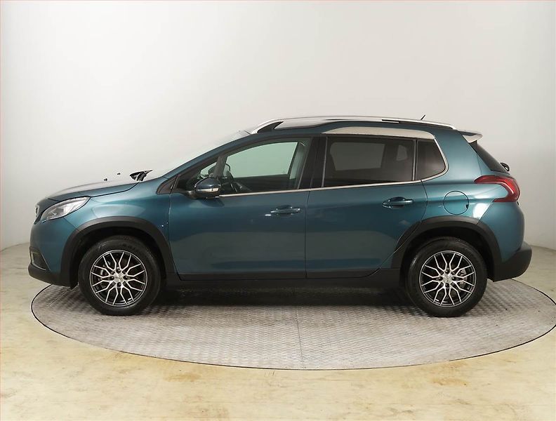 Peugeot 2008 (2018) 1.2 PureTech, Serv.kniha, Kůže - fotka 3 z 19
