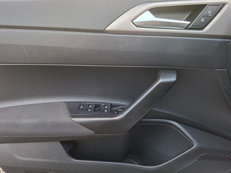 Volkswagen Polo (2017) 1.0TSI 70kW MAN -NOVÉ V ČR - fotka 22 z 39