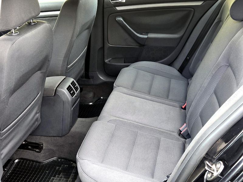 Volkswagen Golf TDi 103kW SPORT,ROZVODY - fotka 17 z 33