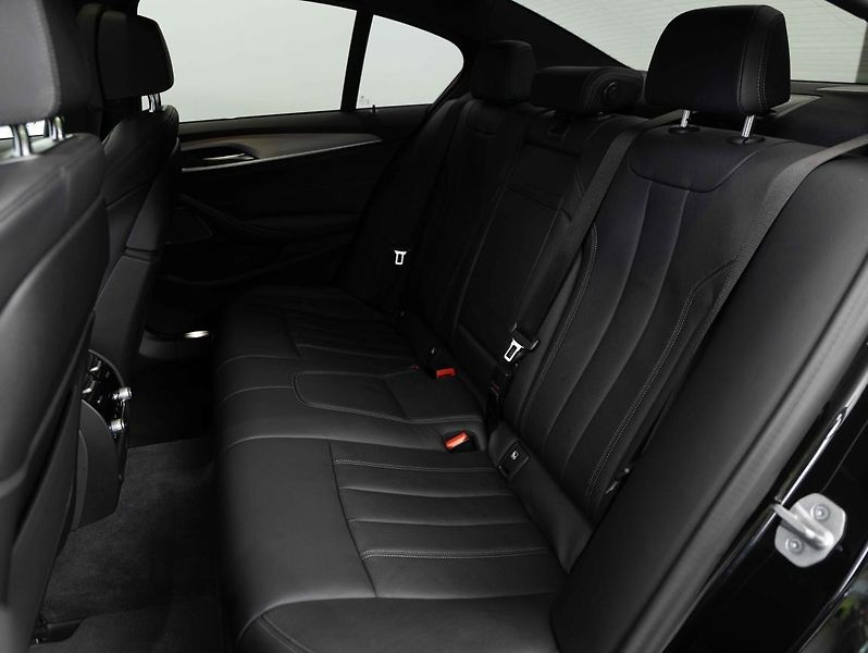 BMW Řada 5 540d xDrive - fotka 22 z 22