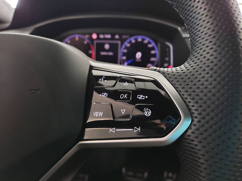 Volkswagen Arteon (2021) R-Line 2.0 TDI 4Motion (147kW/ - fotka 25 z 29
