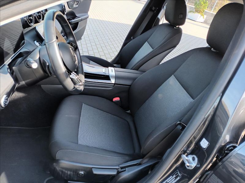 Mercedes-Benz Třídy C 2,0 220d,147kW,ČR,NAVI,360, - fotka 14 z 38