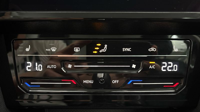 Volkswagen Passat 2.0 TDI DSG Elegance Variant - fotka 13 z 27