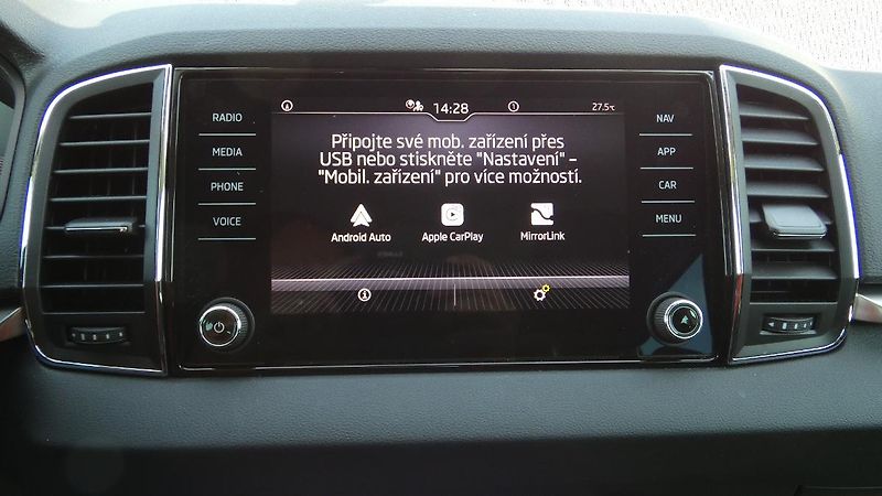 Škoda Karoq 1,5 TSI DSG Ambition - fotka 14 z 23