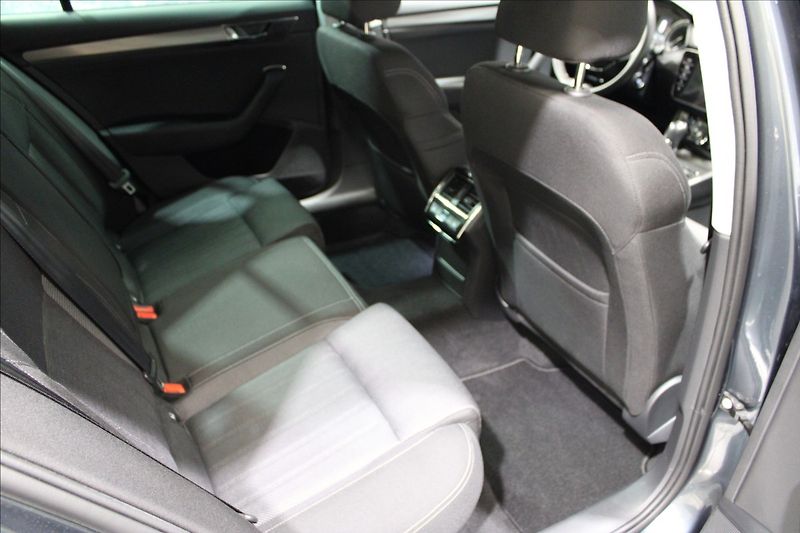 Škoda Superb 1,4 IV 115KW Style DSG - fotka 12 z 37