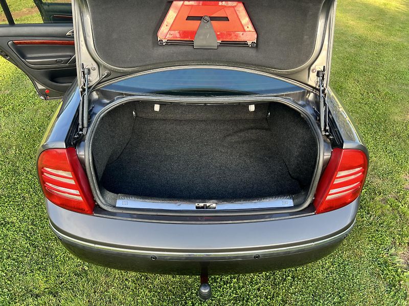 Škoda Superb 1.9TDI 96KW,KůŽE,XENONY,TZ - fotka 16 z 42