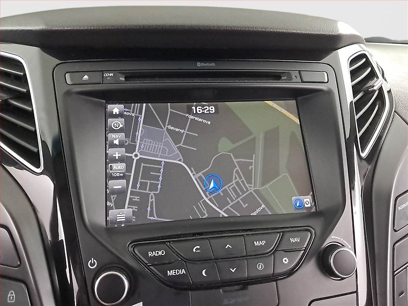 Hyundai i40 (2016) 1.7 CRDi, Navi, Tempomat - fotka 13 z 22