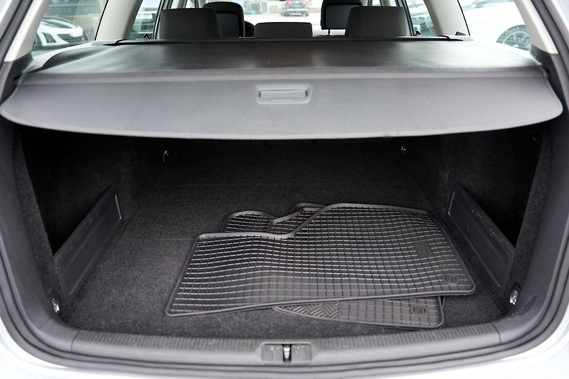 Volkswagen Passat 2.0 TDI DSG 140PS/navigace - fotka 12 z 32
