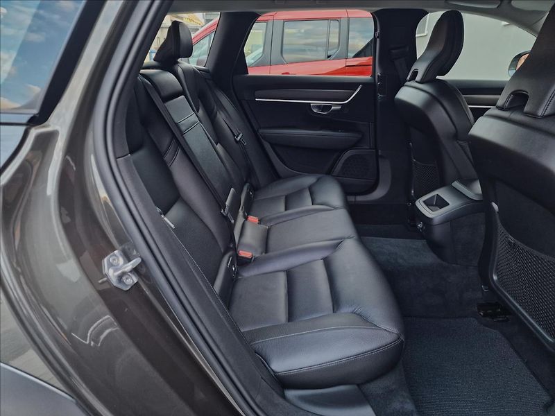 Volvo V90 D4 AWD Cross Country,ČR,1.Maj - fotka 15 z 50