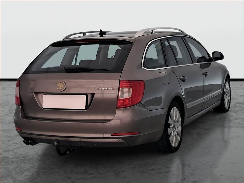 Škoda Superb (2010) 2.0 TDI, Navi, Tempomat - fotka 5 z 17