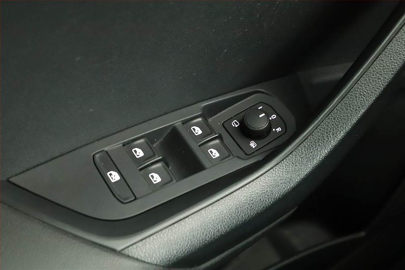 Škoda Karoq (2021) 1.5 TSI - fotka 11 z 17