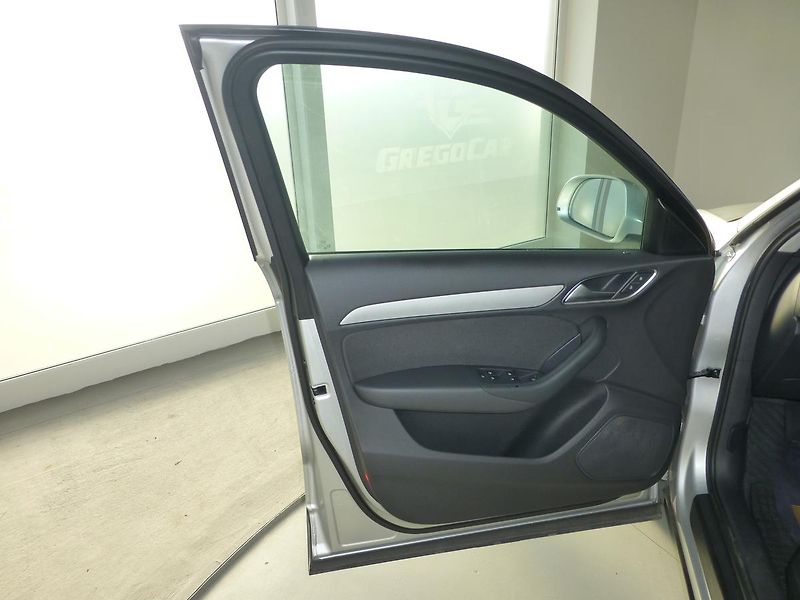 Audi Q3 (2012) 2,0TSI-125KW*NAVI**PARK.S**4X4 - fotka 10 z 23
