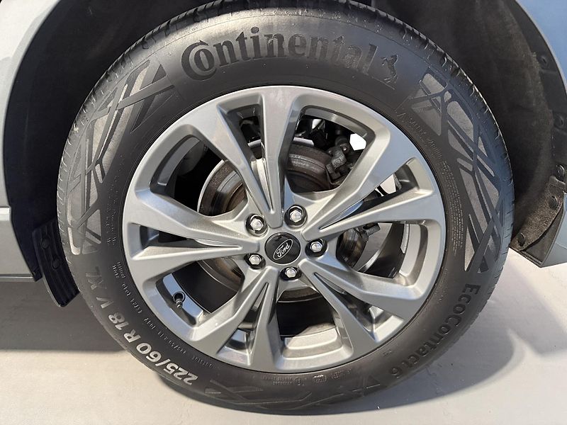 Ford Kuga 2.5 Duratec Hybrid HEV ST-Line - fotka 15 z 15