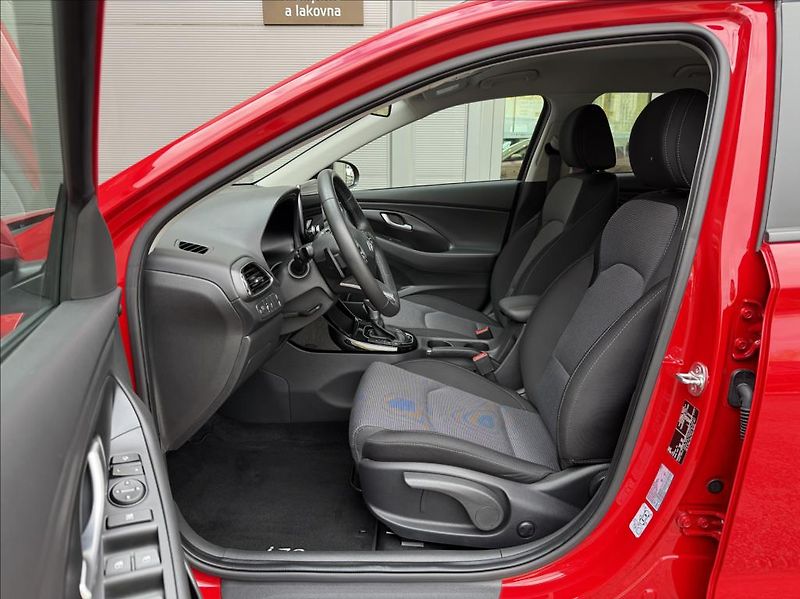 Hyundai i30 1,5 T DCT  WG FL Family Climat - fotka 7 z 26