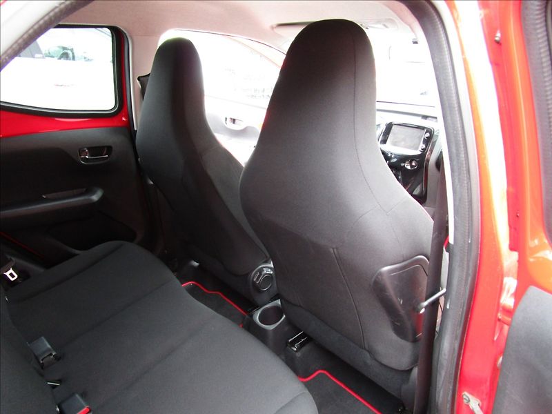 Toyota Aygo 1.0VVT-i, aut. KLIMA - fotka 21 z 37