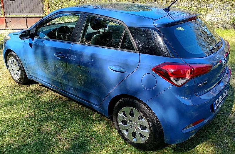Hyundai i20 1.3 /55kW - fotka 13 z 14