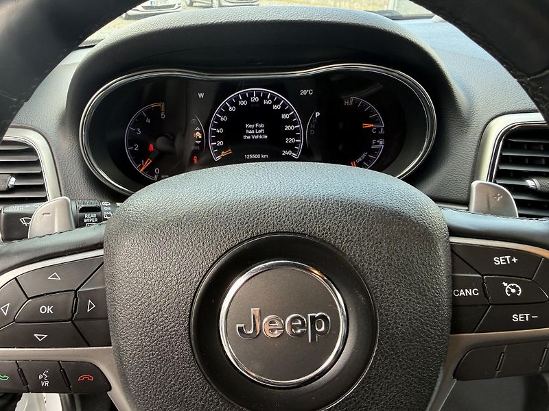 Jeep Grand Cherokee 3.0CRDi 4x4 NIGHT EAGLE 184kW - fotka 17 z 19