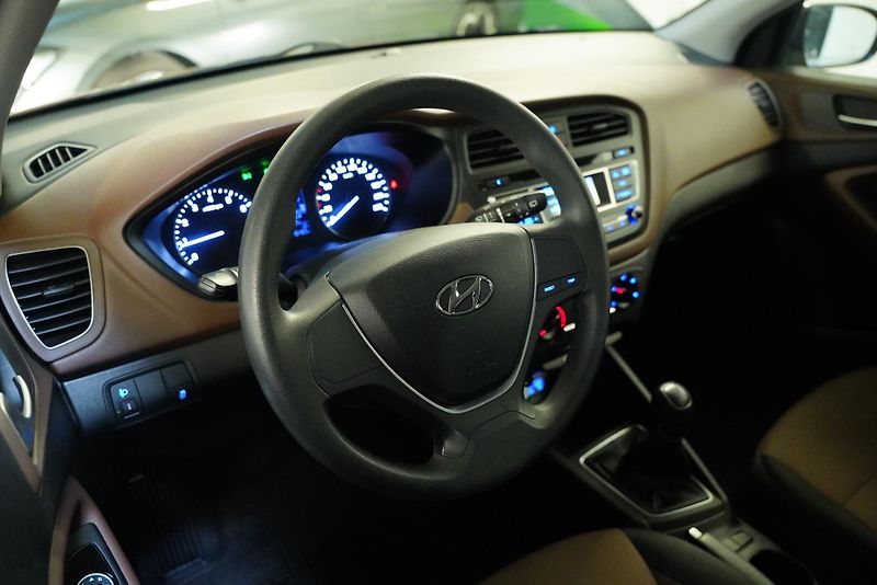 Hyundai i20 - fotka 14 z 24