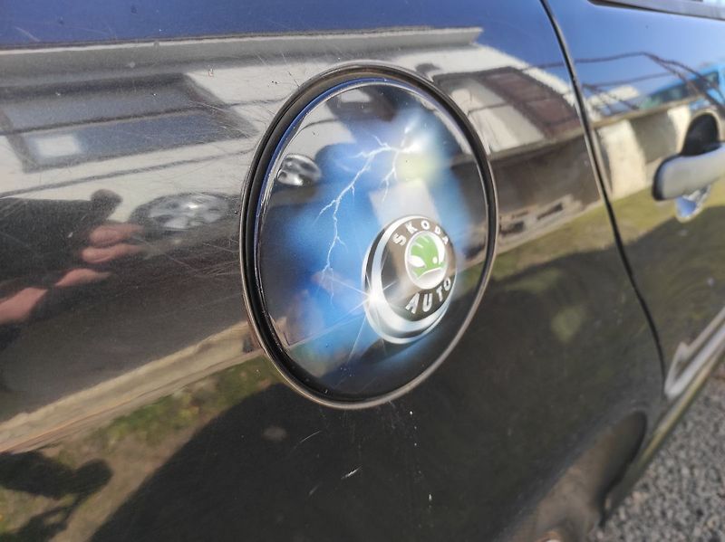 Škoda Fabia 1.4 MPI Comfort - fotka 6 z 25