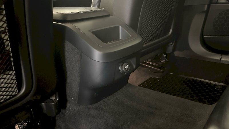 Volvo V90 (2018) Kombi Inscription 2.0 TDI 110k - fotka 17 z 38