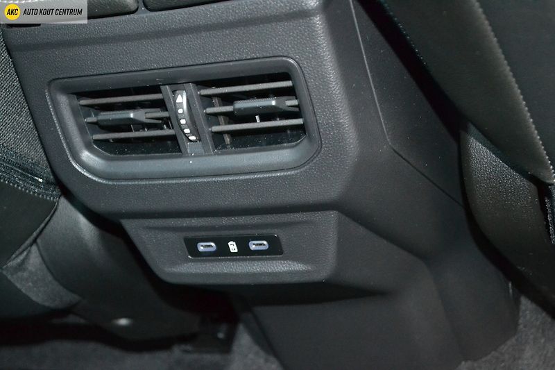 Renault Austral TECHNO MHEV 160 AUTO - fotka 16 z 53