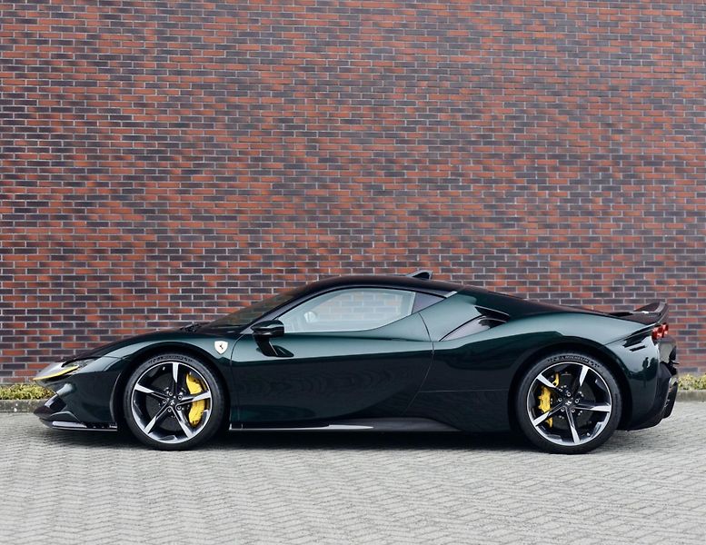 Ferrari SF90 (2021) Stradale 4.0 V8 1001PS 4x4 Ate - fotka 20 z 72